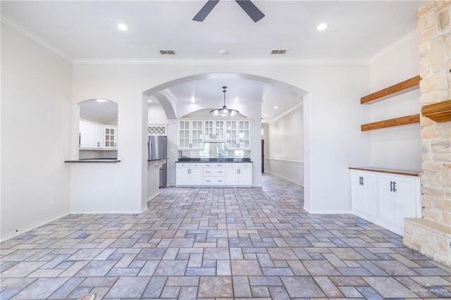 806 Hill Country Drive, Edinburg, TX 78539