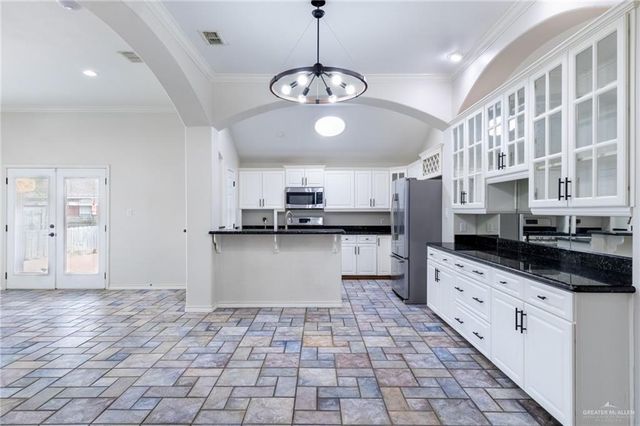 806 Hill Country Drive, Edinburg, TX 78539