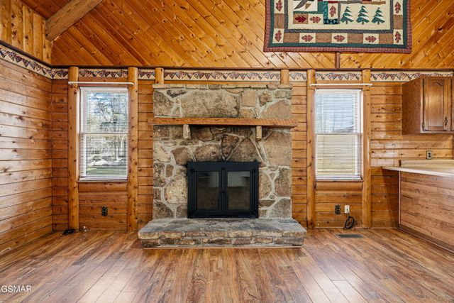 4432 E Scenic Drive, Gatlinburg, TN 37738