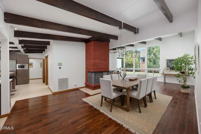 4528 El Camino Corto, La Canada Flintridge, CA 91011