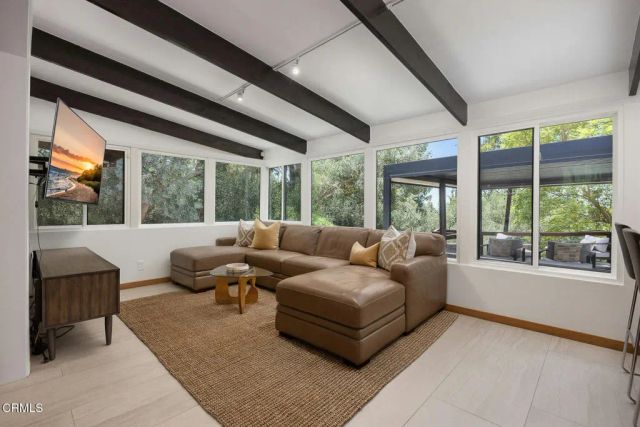 4528 El Camino Corto, La Canada Flintridge, CA 91011