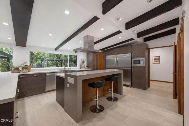 4528 El Camino Corto, La Canada Flintridge, CA 91011