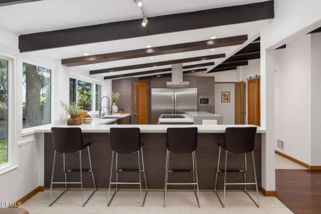 4528 El Camino Corto, La Canada Flintridge, CA 91011