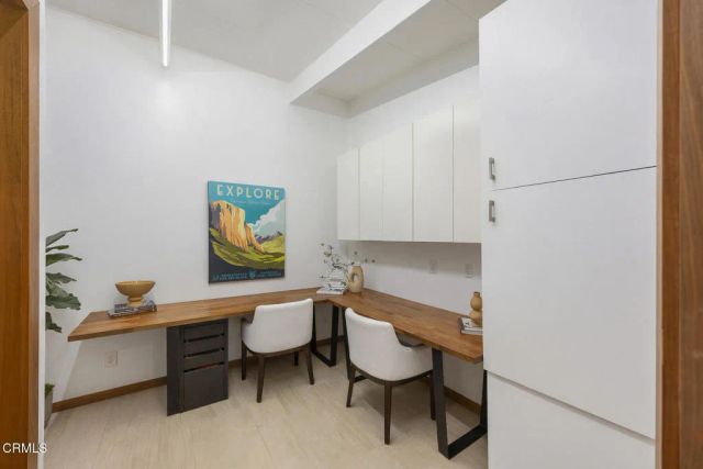 4528 El Camino Corto, La Canada Flintridge, CA 91011