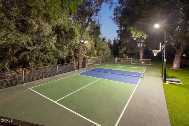 4528 El Camino Corto, La Canada Flintridge, CA 91011