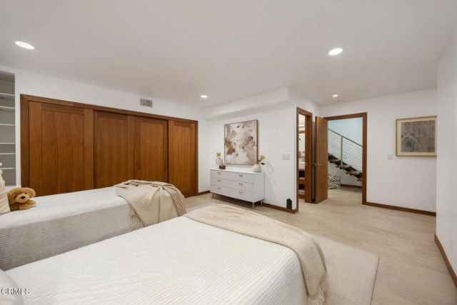 4528 El Camino Corto, La Canada Flintridge, CA 91011
