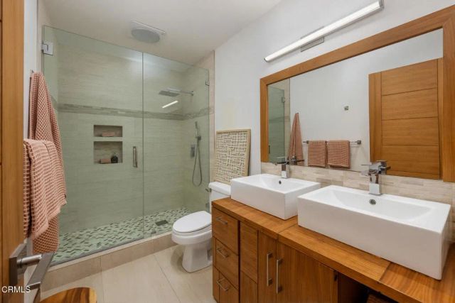 4528 El Camino Corto, La Canada Flintridge, CA 91011