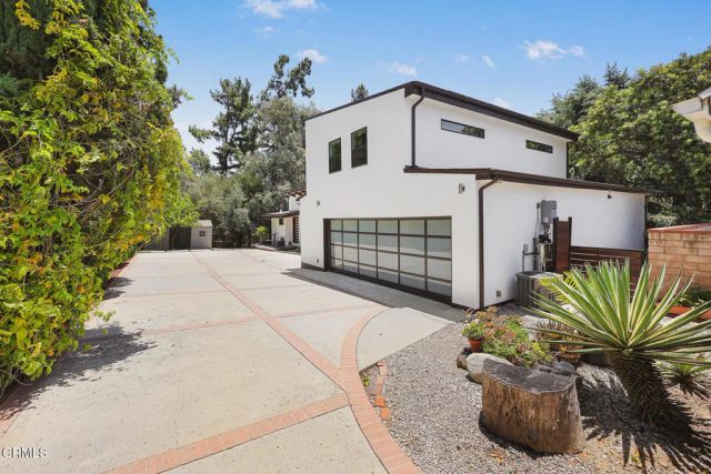 4528 El Camino Corto, La Canada Flintridge, CA 91011