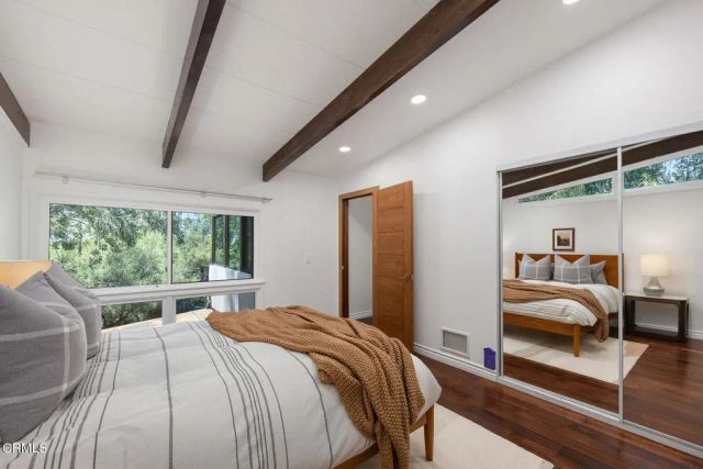 4528 El Camino Corto, La Canada Flintridge, CA 91011