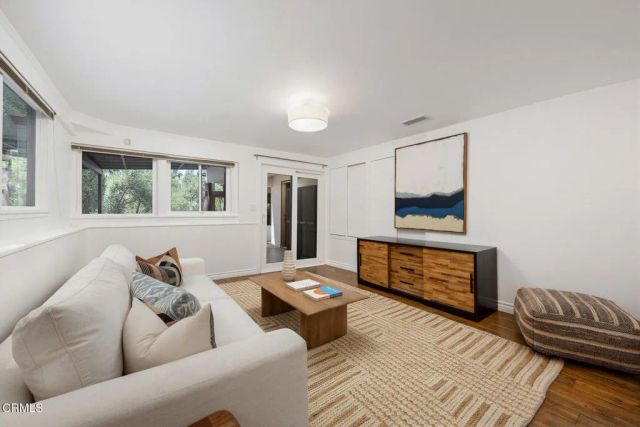 4528 El Camino Corto, La Canada Flintridge, CA 91011