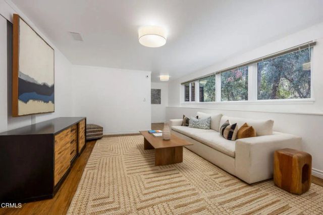 4528 El Camino Corto, La Canada Flintridge, CA 91011