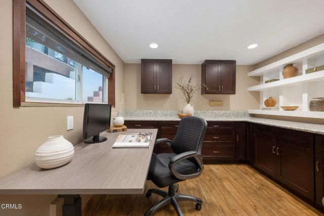 4528 El Camino Corto, La Canada Flintridge, CA 91011