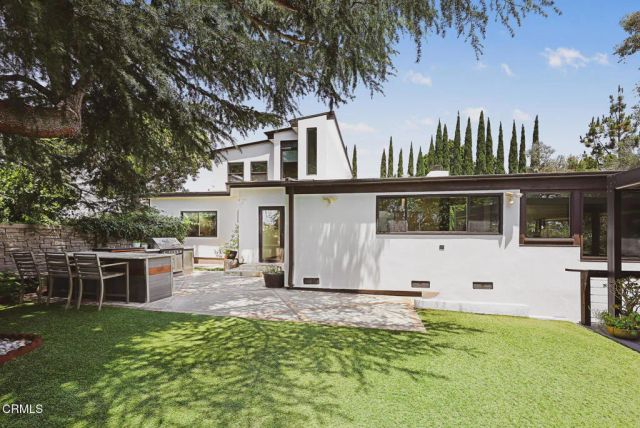 4528 El Camino Corto, La Canada Flintridge, CA 91011