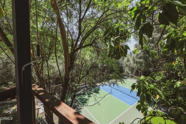 4528 El Camino Corto, La Canada Flintridge, CA 91011