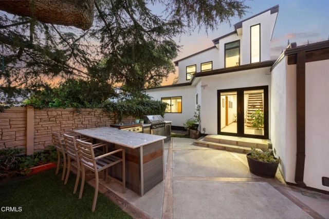 4528 El Camino Corto, La Canada Flintridge, CA 91011