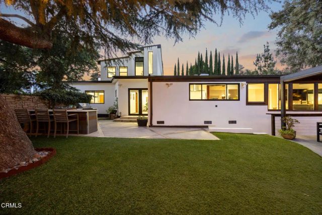 4528 El Camino Corto, La Canada Flintridge, CA 91011