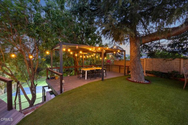 4528 El Camino Corto, La Canada Flintridge, CA 91011