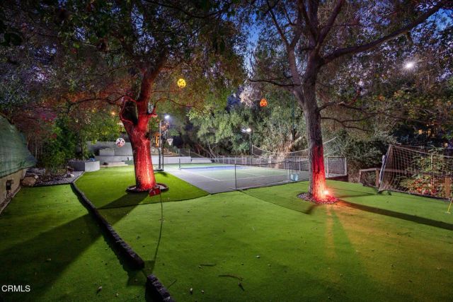 4528 El Camino Corto, La Canada Flintridge, CA 91011