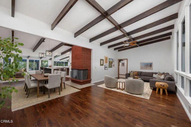 4528 El Camino Corto, La Canada Flintridge, CA 91011
