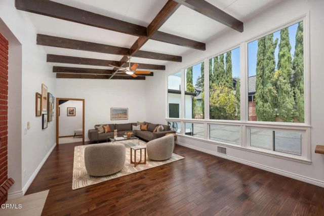 4528 El Camino Corto, La Canada Flintridge, CA 91011