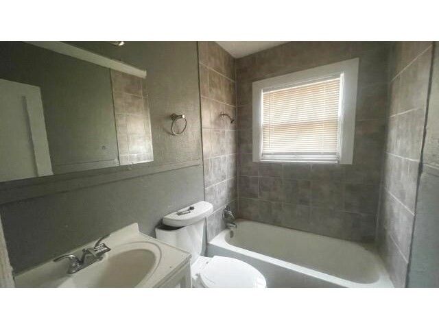 4853 Vinetta Drive, Fort Worth, TX 76119