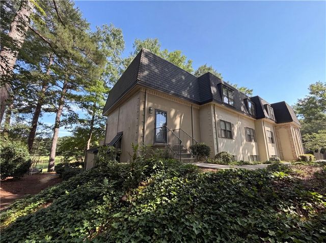 27 Chaumont Square NW, Atlanta, GA 30327
