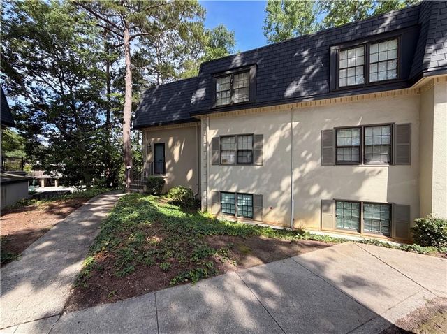 27 Chaumont Square NW, Atlanta, GA 30327