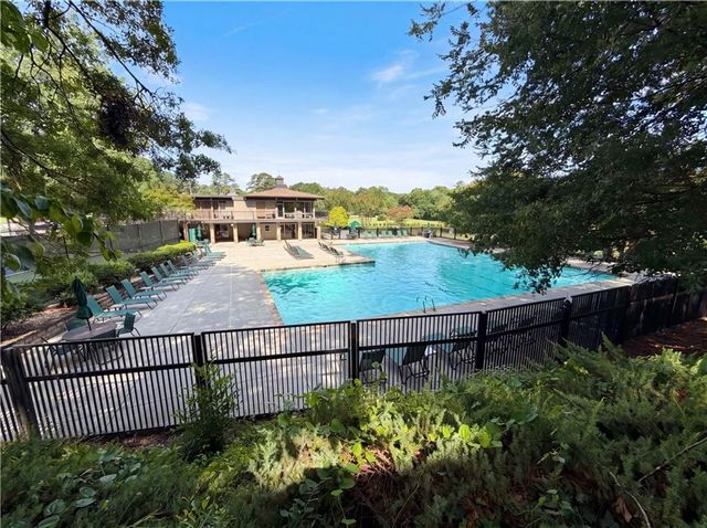 27 Chaumont Square NW, Atlanta, GA 30327