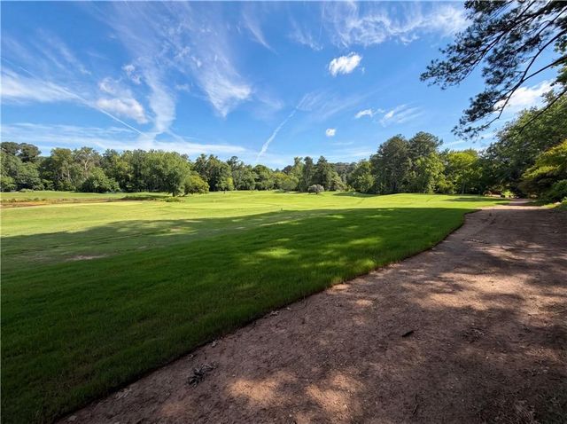 27 Chaumont Square NW, Atlanta, GA 30327