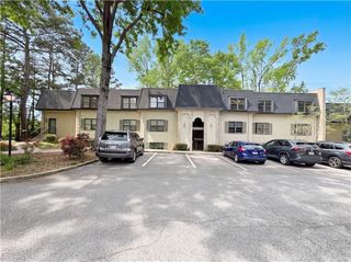 27 Chaumont Square NW, Atlanta, GA 30327