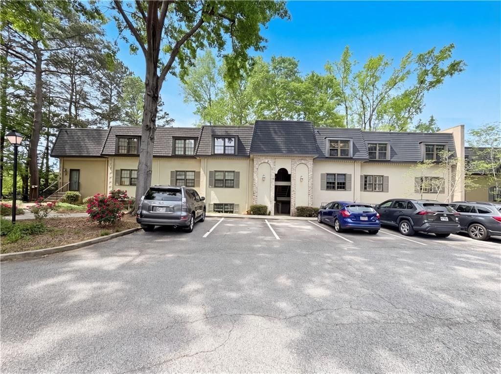 27 Chaumont Square NW, Atlanta, GA 30327
