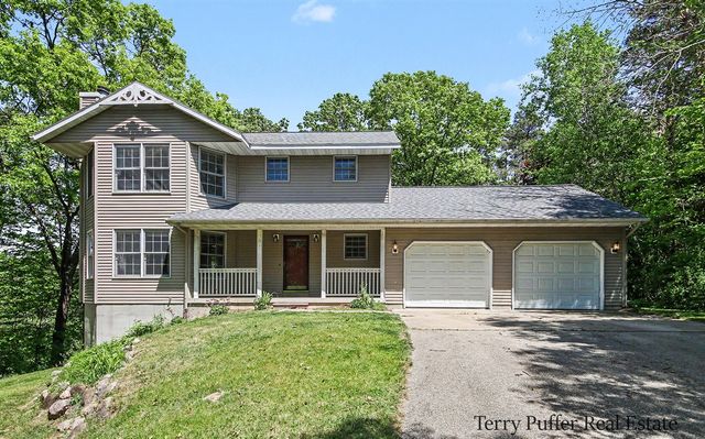 12080 Pine Cone Drive, Rockford, MI 49341