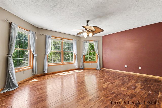 12080 Pine Cone Drive, Rockford, MI 49341