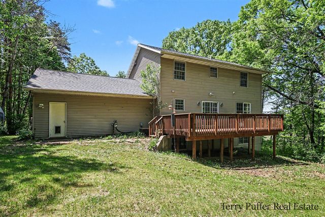12080 Pine Cone Drive, Rockford, MI 49341