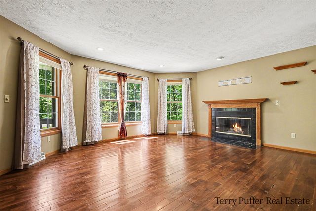 12080 Pine Cone Drive, Rockford, MI 49341