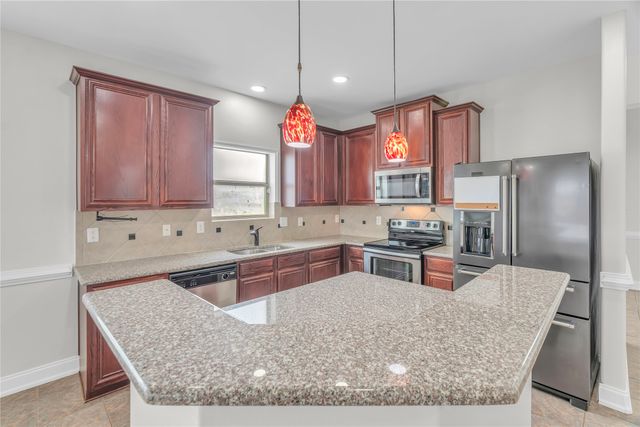928 Casa Grandes Drive, Arlington, TX 76002