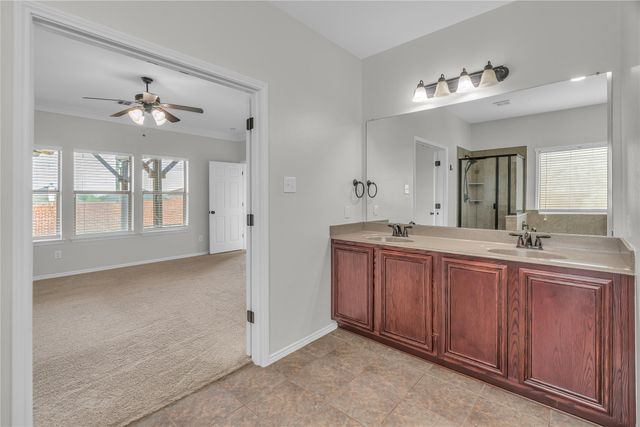 928 Casa Grandes Drive, Arlington, TX 76002