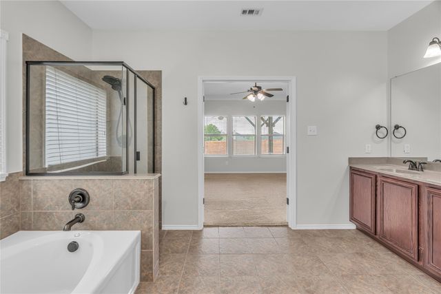 928 Casa Grandes Drive, Arlington, TX 76002