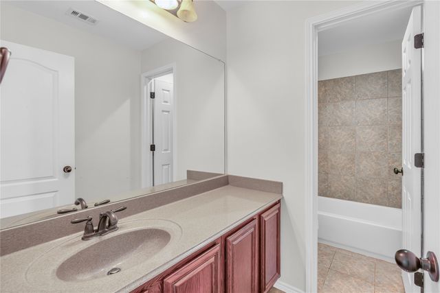 928 Casa Grandes Drive, Arlington, TX 76002