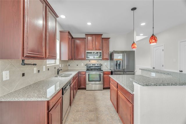 928 Casa Grandes Drive, Arlington, TX 76002