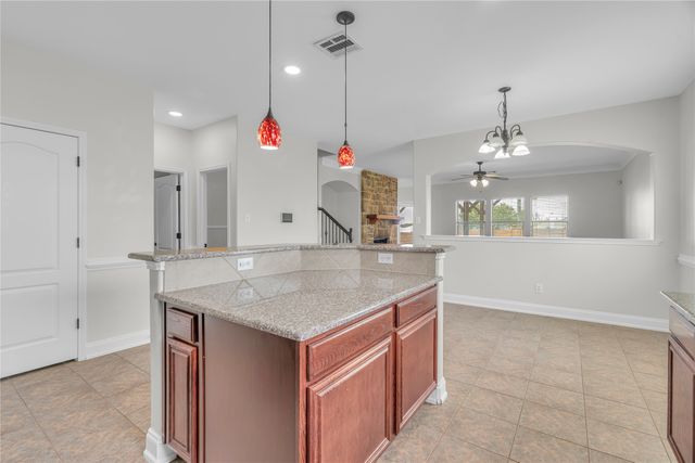 928 Casa Grandes Drive, Arlington, TX 76002