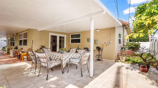 1032 NE 4th Court, Hallandale Beach, FL 33009