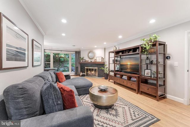 10400 CRESTMOOR DR, Silver Spring, MD 20901