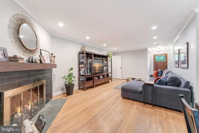 10400 CRESTMOOR DR, Silver Spring, MD 20901