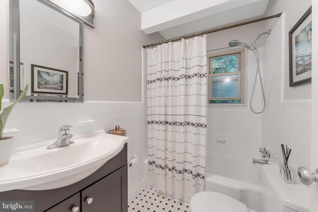 10400 CRESTMOOR DR, Silver Spring, MD 20901