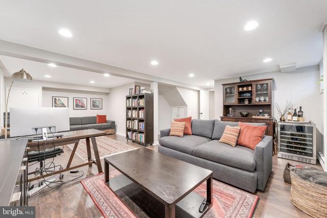 10400 CRESTMOOR DR, Silver Spring, MD 20901