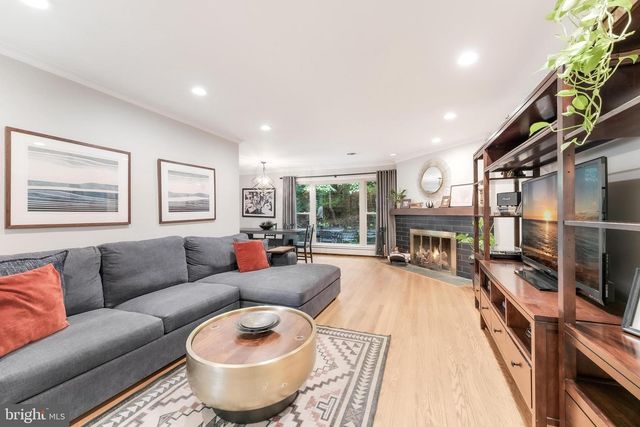 10400 CRESTMOOR DR, Silver Spring, MD 20901