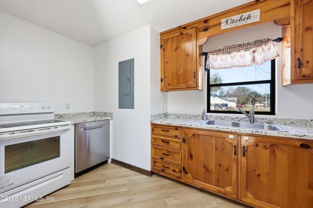 2400 CRILL Avenue, Palatka, FL 32177