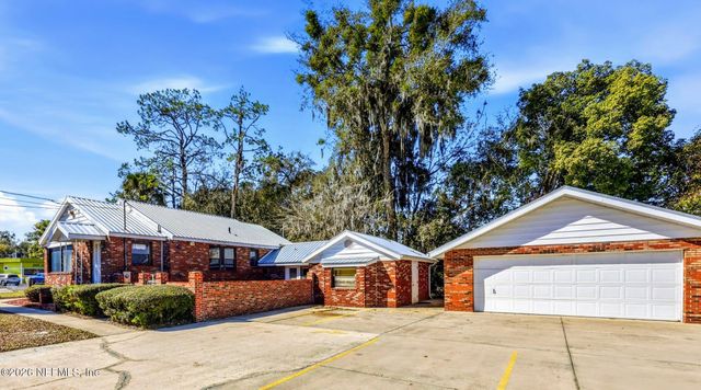 2400 CRILL Avenue, Palatka, FL 32177