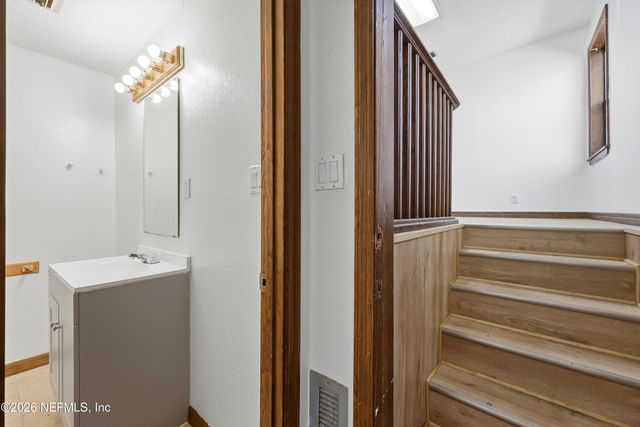 2400 CRILL Avenue, Palatka, FL 32177